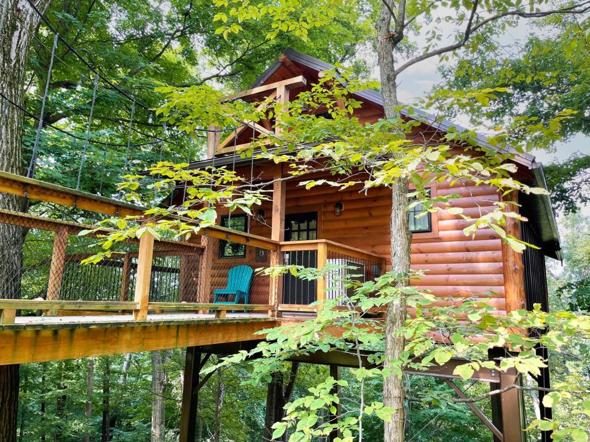 Treehouse #6 By Amish Country Lodging Millersburg Exterior photo