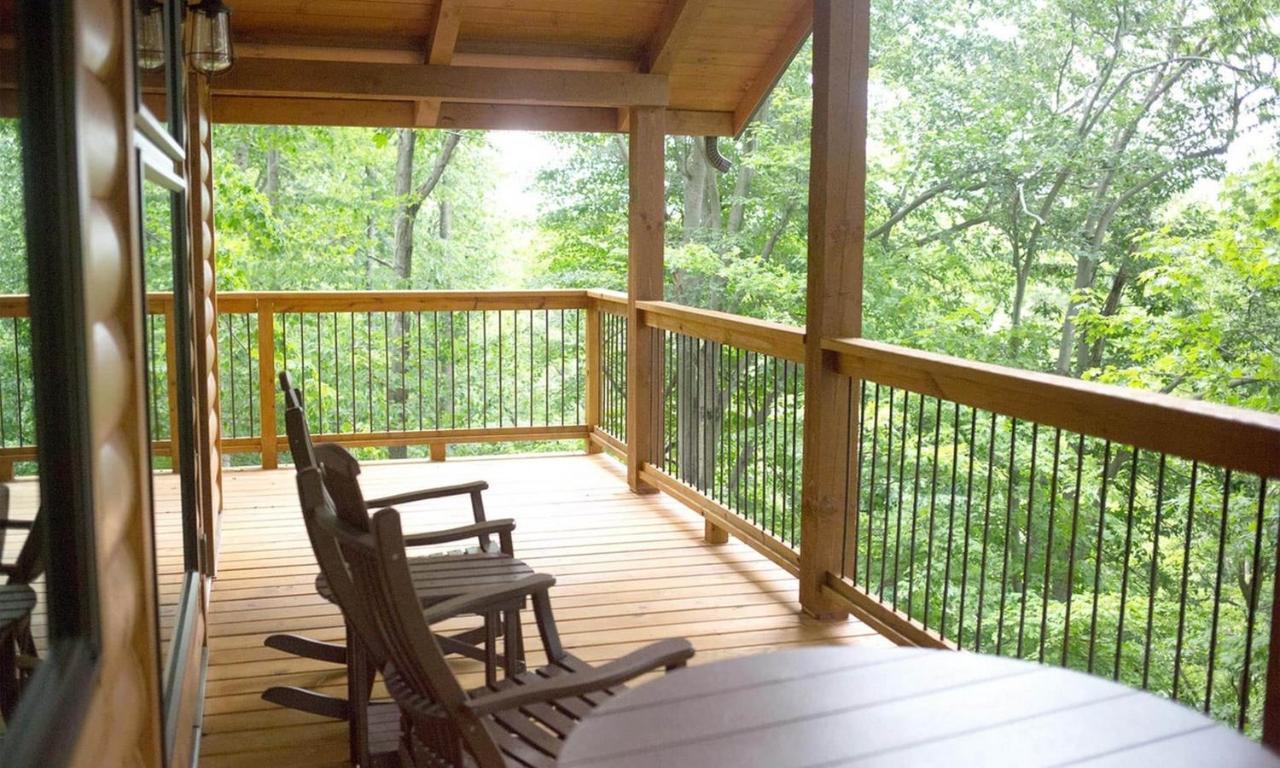 Treehouse #6 By Amish Country Lodging Millersburg Exterior photo